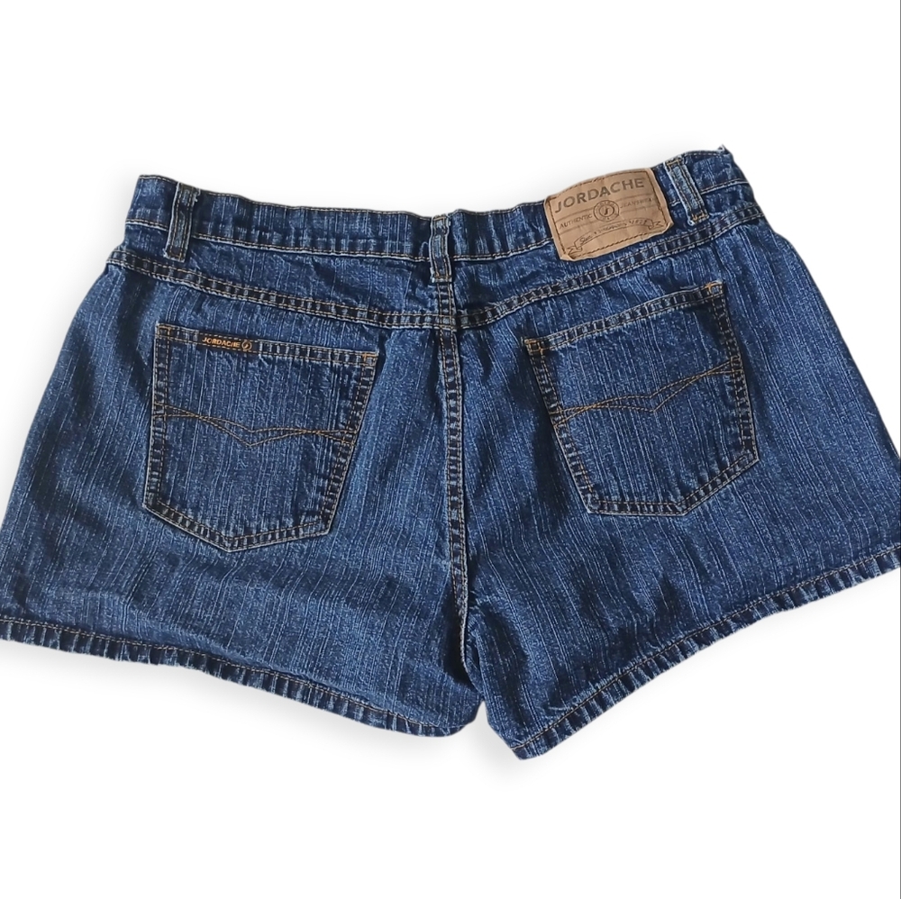 JORDACHE  AUTHENTIC JEANSWEAR WOMEN'S BLUE DENIM  SHORTS. SIZE 15/16 - Picture 2 of 16